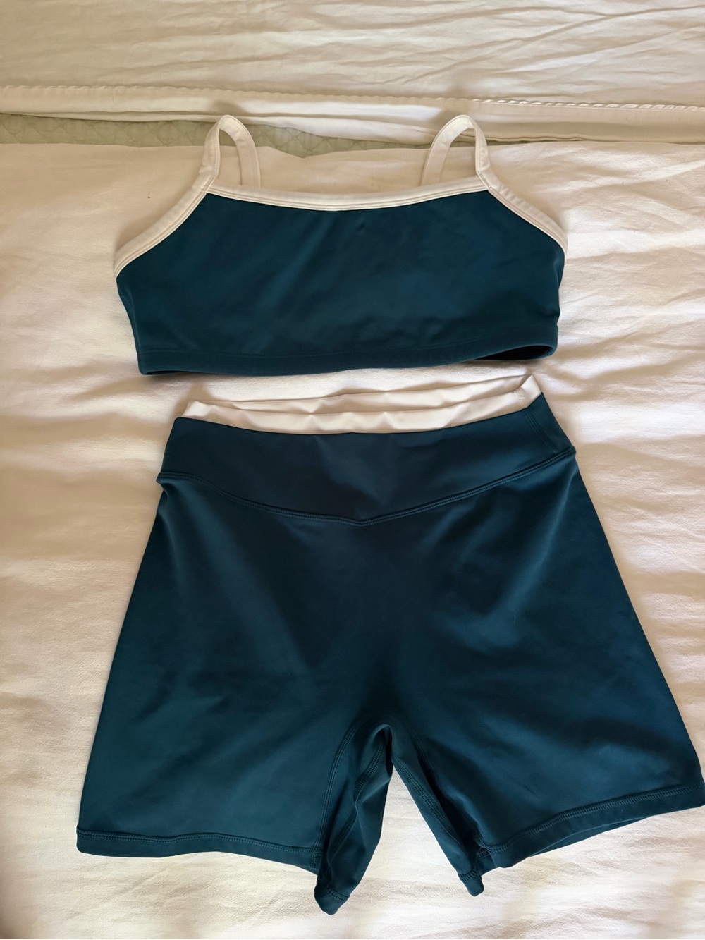 Liaison the Label V1 Teal and White SET